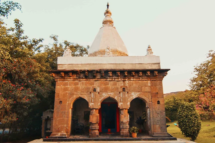 Luxury Heritage Stay for Families near Pune
